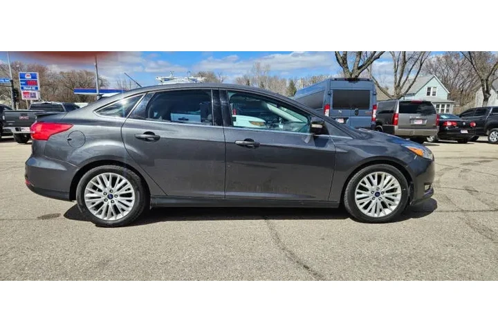 $7990 : 2018 Focus Titanium image 5