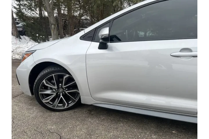 $19999 : 2021 Corolla SE image 10