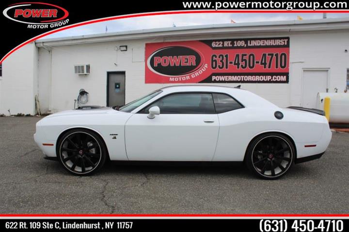$24888 : Used 2015 Challenger 2dr Cpe image 2