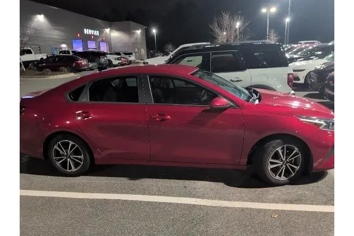 $17985 : Kia Forte 2022 LXS 4dr Sedan image 2