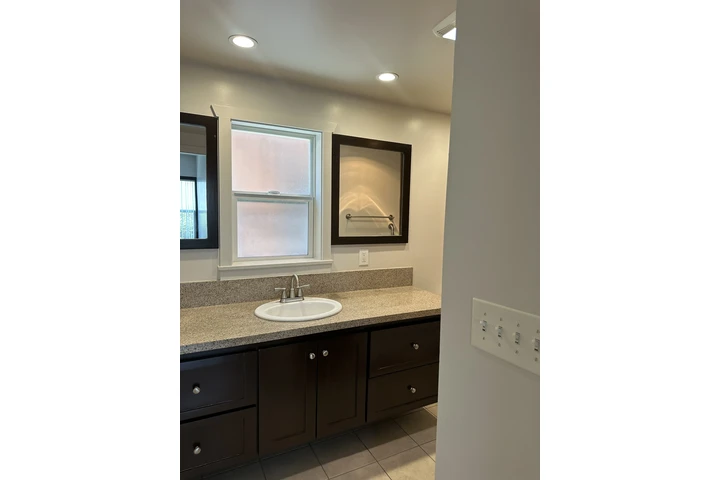 $1700 : APT D UNA RECÁMARA LONG BEACH image 5