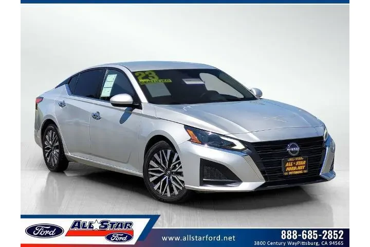 $17900 : Nissan Altima 2023 2.5 SV 4d image 1