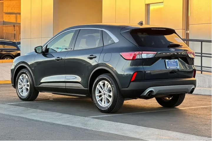 $20500 : Ford Escape 2022 SE 4dr SUV image 5