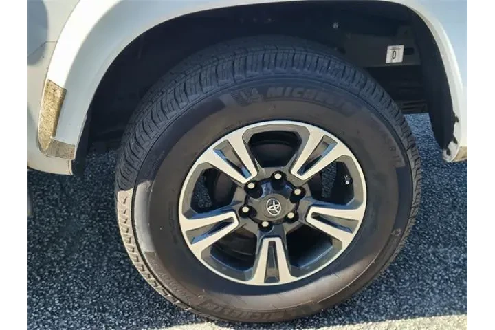 $24291 : Toyota Tacoma 2018 4x2 TRD O image 7