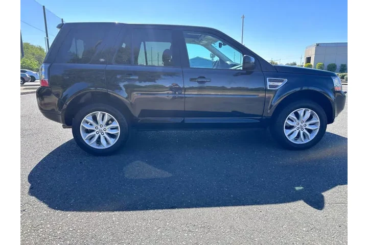 $10285 : 2013 Land Rover LR2 HSE LUX image 6