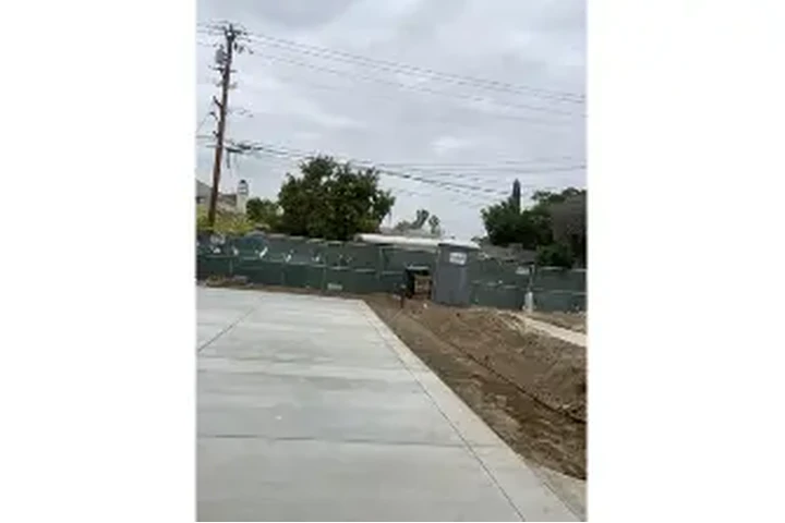 Concrete and block Walls image 7