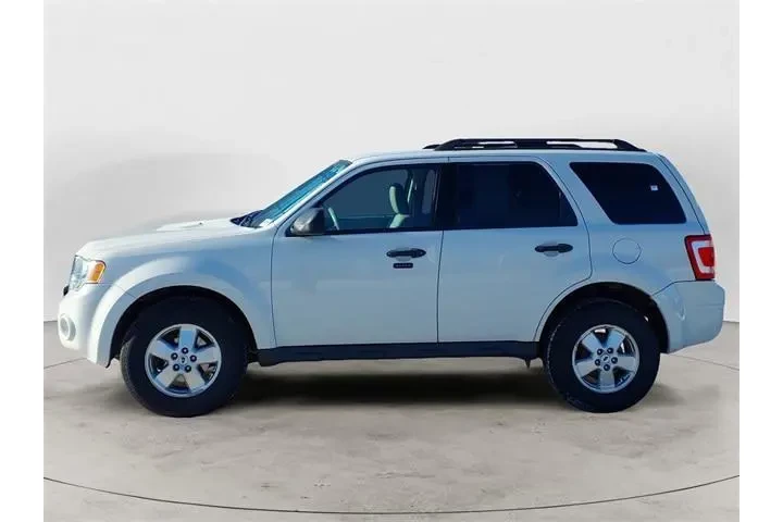 $9561 : Ford Escape 2012 AWD XLT 4dr image 2