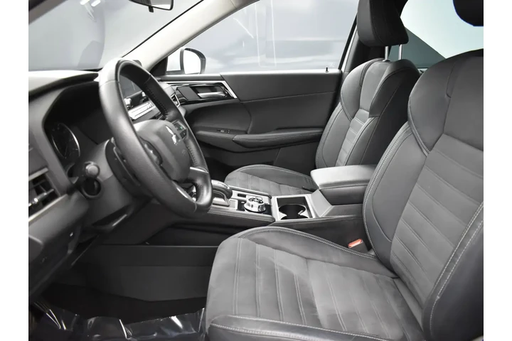$21995 : Mitsubishi Outlander 2023 AW image 10