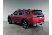 $38555 : Honda Pilot 2024 Touring 4dr thumbnail