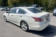 $10999 : PRE-OWNED 2015 NISSAN ALTIMA thumbnail