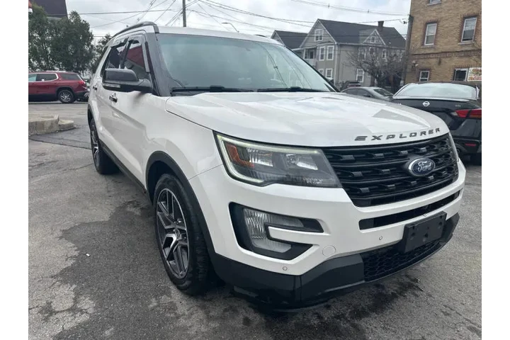 $13995 : 2016 Explorer Sport image 7