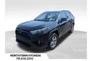 $35140 : Toyota RAV4 2025 AWD XLE 4dr thumbnail