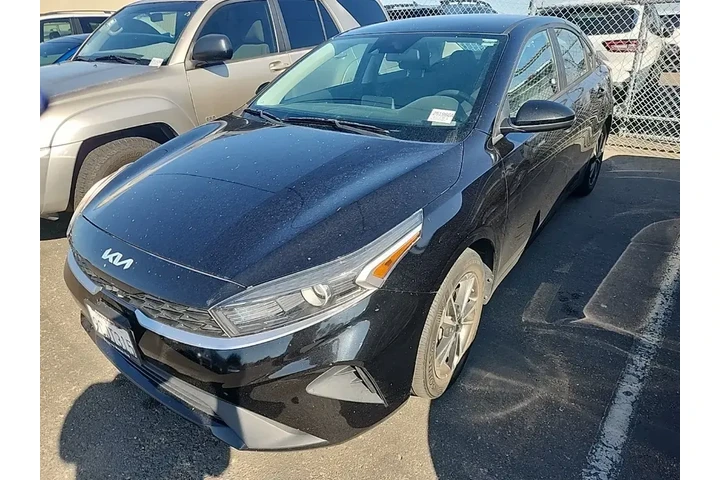 $17991 : Kia Forte 2022 LXS 4dr Sedan image 3