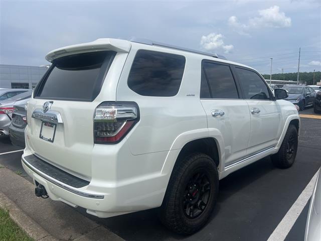 $41990 : PRE-OWNED 2021 TOYOTA 4RUNNER image 9