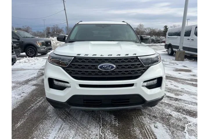 $34345 : Ford Explorer 2023 AWD XLT 4 image 2