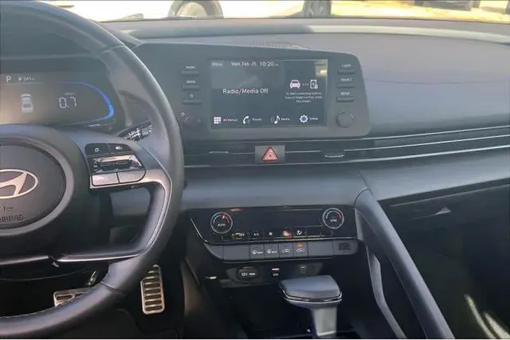 $20997 : Hyundai ELANTRA 2025 SEL Spo image 7