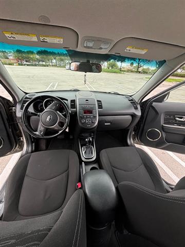 $5500 : 2013 kia soul image 5