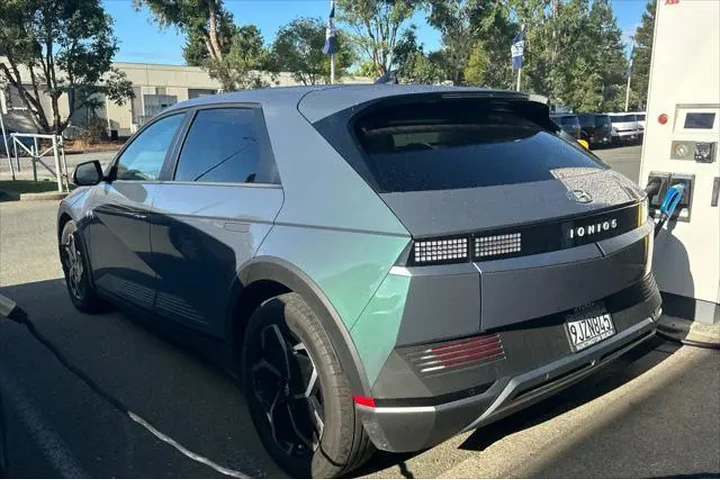 $25690 : Hyundai IONIQ 5 2024 SEL 4dr image 3