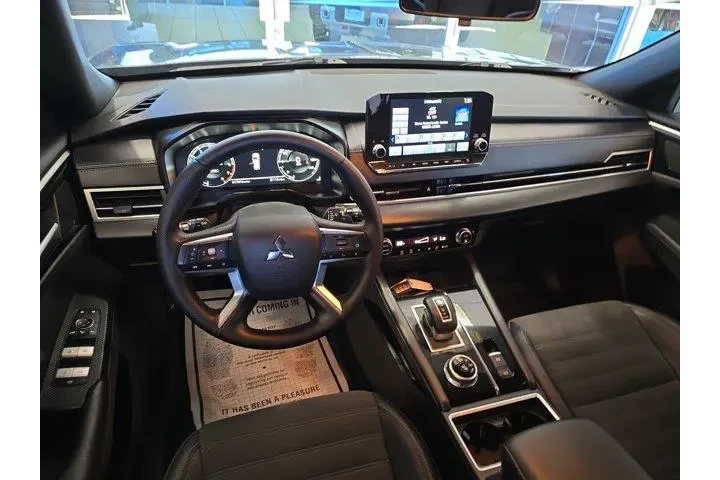 $26500 : Mitsubishi Outlander 2024 SE image 9