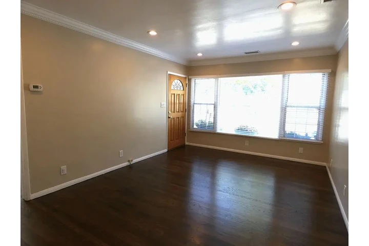 $900 : Beautiful Home...LAKEWOOD,CA image 2