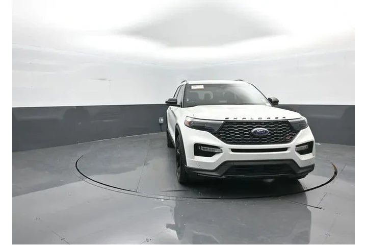 $38860 : Ford Explorer 2022 AWD ST 4d image 2
