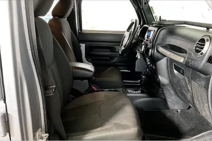 $18444 : Jeep Wrangler Unlimited 2016 image 6