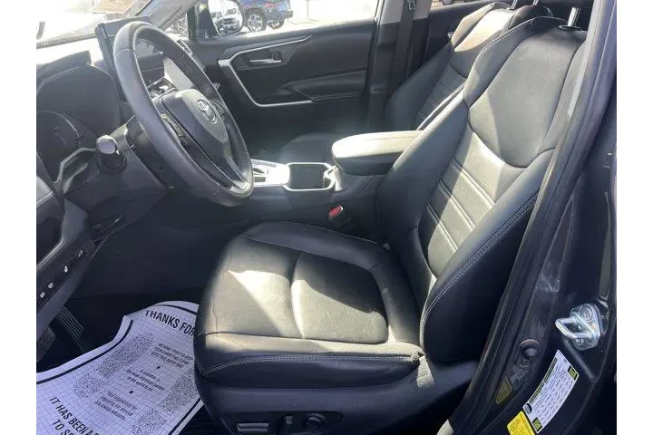 $30735 : Toyota RAV4 2023 XLE Premium image 7