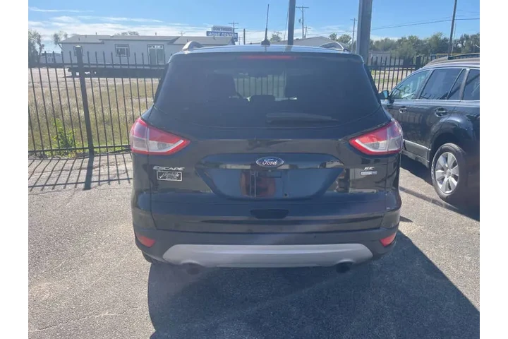 2014 Escape SE image 3