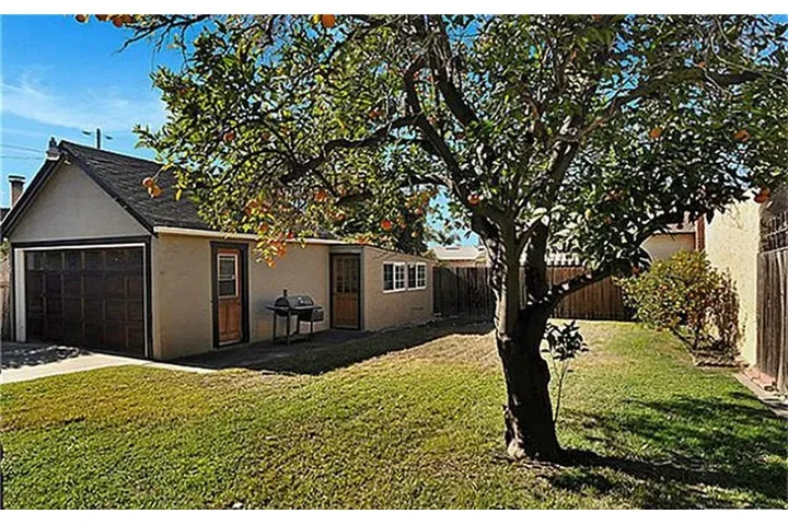 $1350 : Santa Ana - Home Available image 7