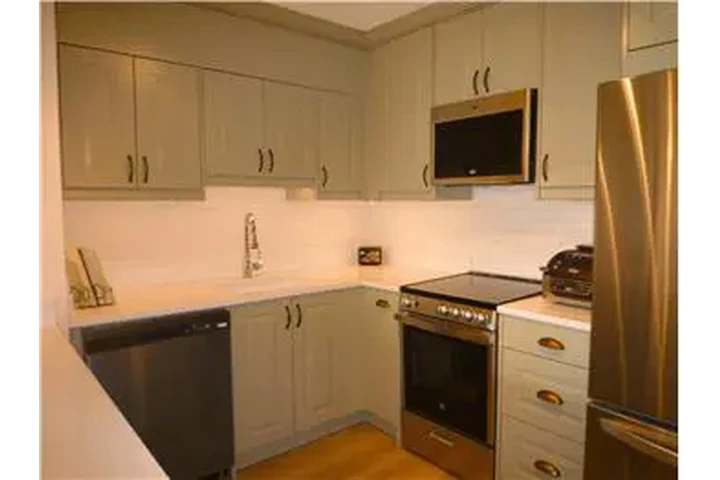 $3200 : Rental property with 1 bedro image 2