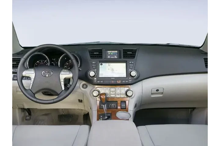 $1500 : Toyota Highlander 2009 AWD B image 4