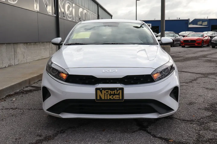 $17588 : 2023 Forte LXS image 2