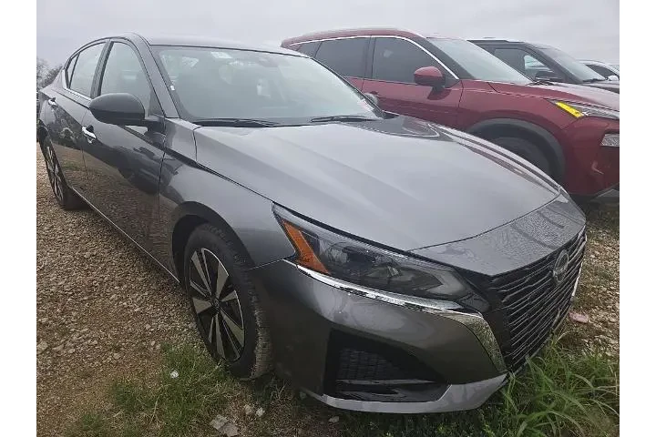 $20030 : Nissan Altima 2025 2.5 SV 4d image 4