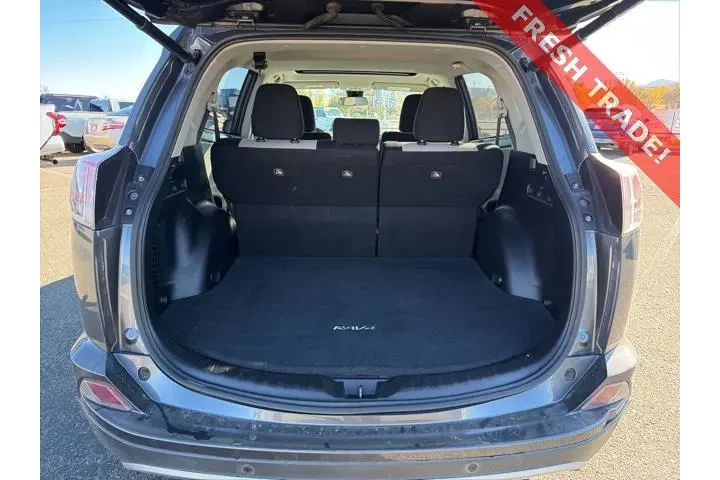 $19874 : Toyota RAV4 2017 AWD XLE 4dr image 6