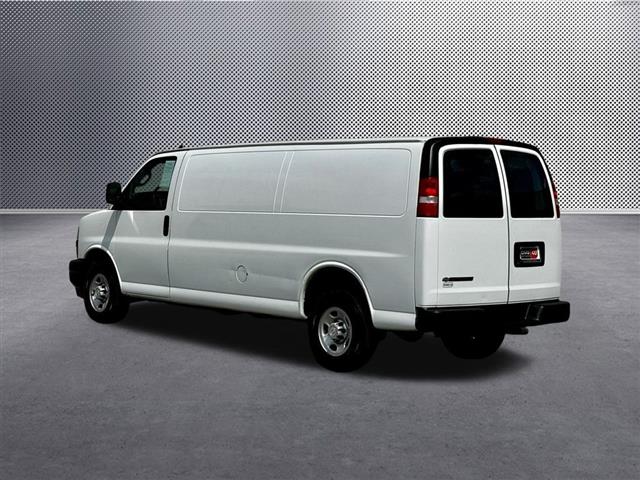 $23339 : 2018 Express 2500 Work Van image 5