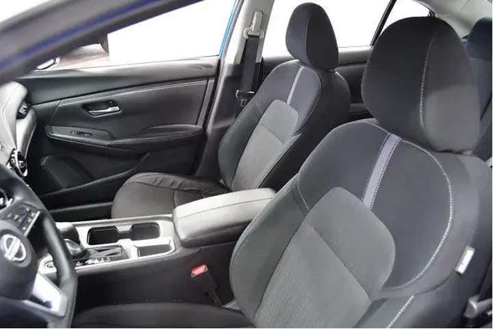 $19994 : Nissan Sentra 2025 SV 4dr Se image 9