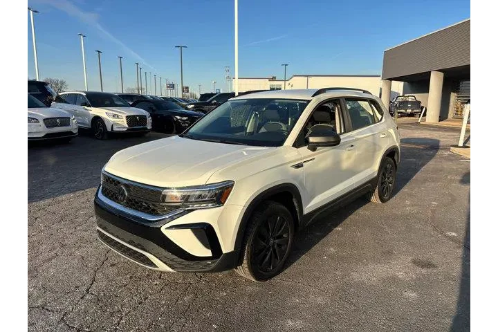 $18985 : Volkswagen Taos 2023 S 4dr S image 3