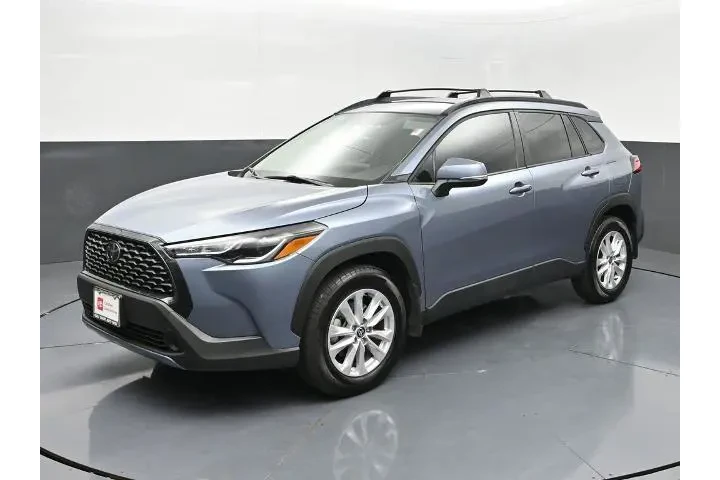 $26995 : Toyota Corolla Cross 2024 LE image 1