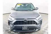 $28400 : Toyota RAV4 2024 AWD XLE 4dr thumbnail