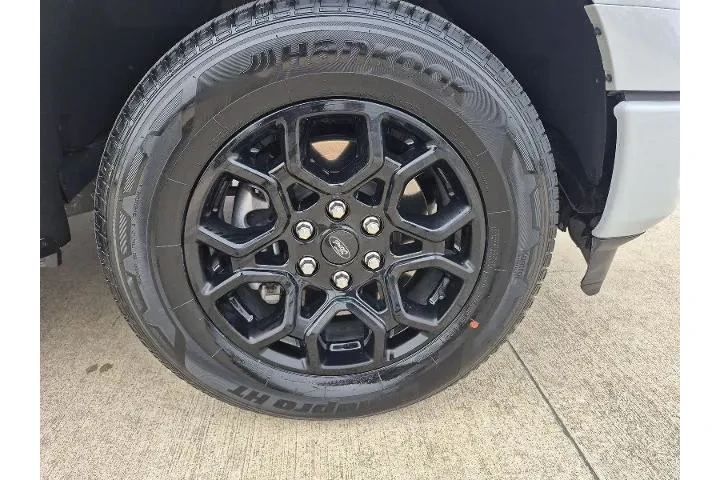 $39982 : Ford F-150 2024 4x2 XLT 4dr image 9