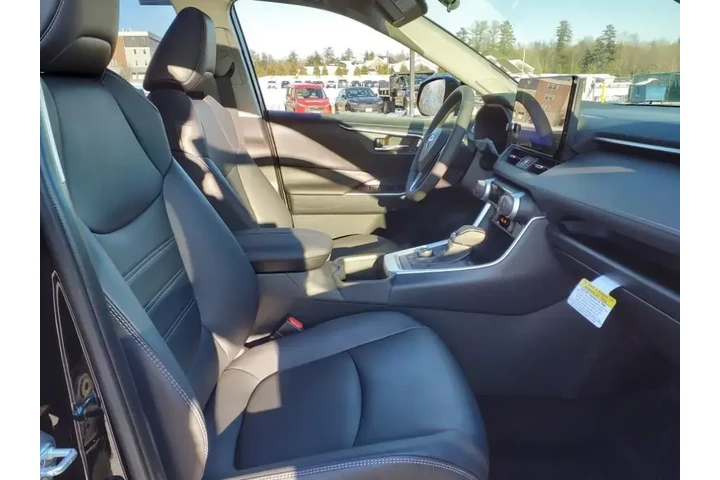 $36677 : Toyota RAV4 Hybrid 2024 AWD image 5