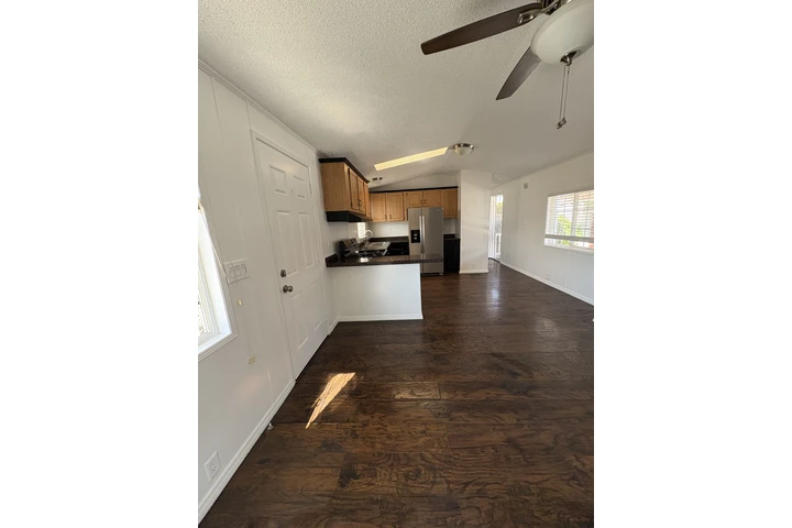 $2300 : Mobil Home-Gardena image 3