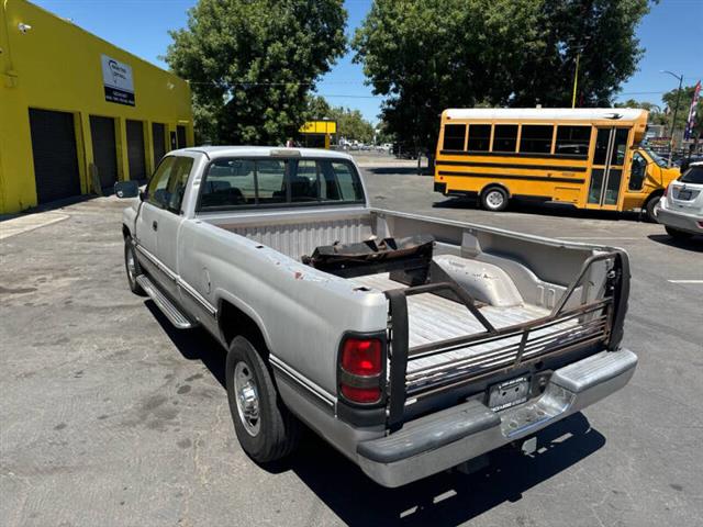 $8995 : 1996 Ram 2500 Laramie SLT image 6