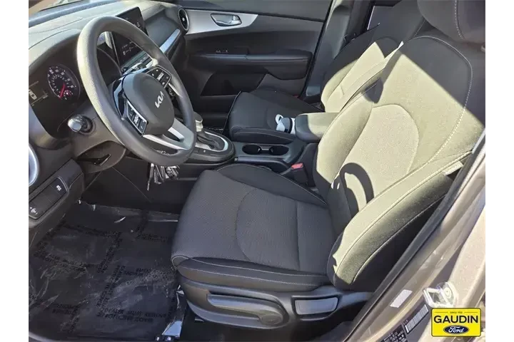 $17500 : Kia Forte 2022 LXS 4dr Sedan image 10