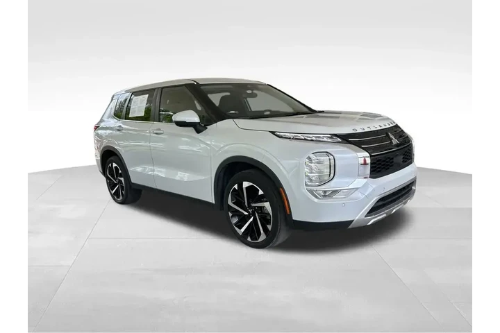 $22388 : Mitsubishi Outlander 2023 ES image 1