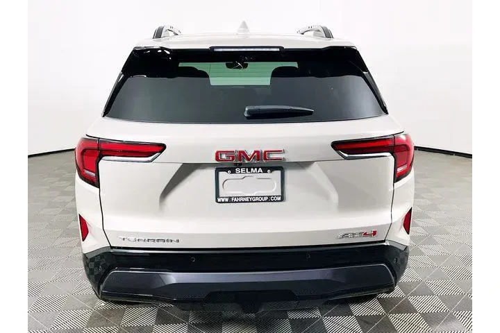 $37900 : GMC Terrain 2026 4x4 AT4 4dr image 5