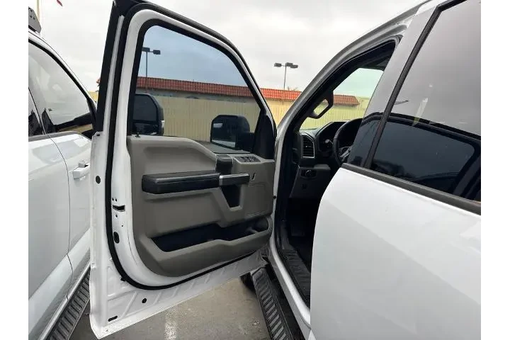 $18083 : Ford F-150 2016 4x4 King Ran image 4