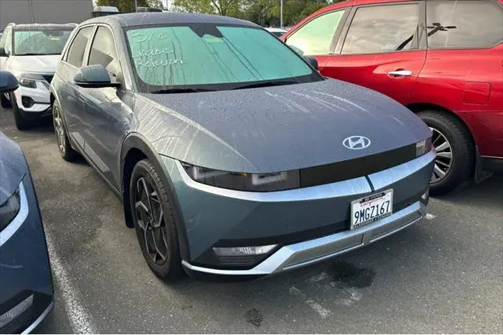 $26990 : Hyundai IONIQ 5 2024 SEL 4dr image 2