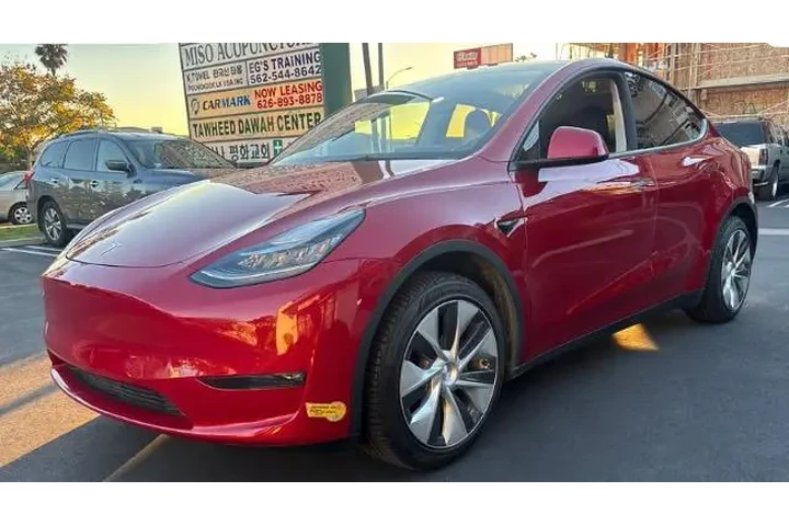 $29800 : Tesla Model Y 2021 AWD Long image 1
