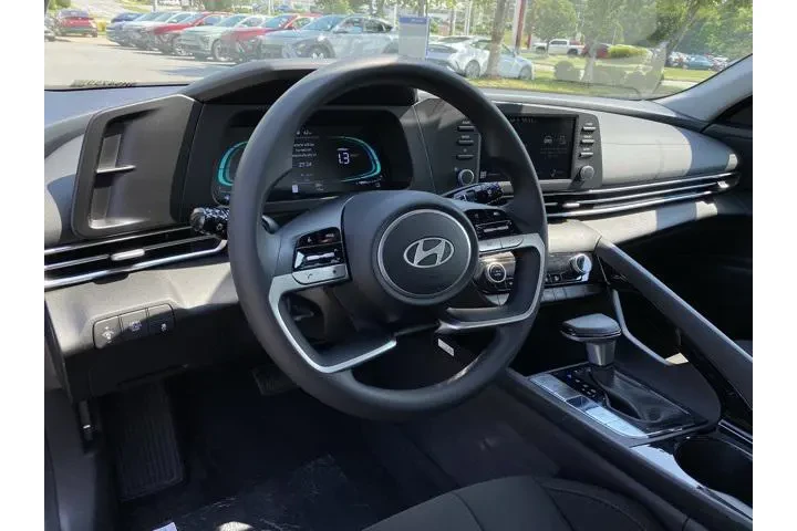 $23417 : Hyundai ELANTRA Hybrid 2025 image 9